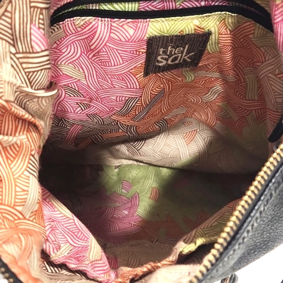 The Sak Iris Black Premium Artisanal Leather Crossbody Bag Purse - Picture 5 of 13